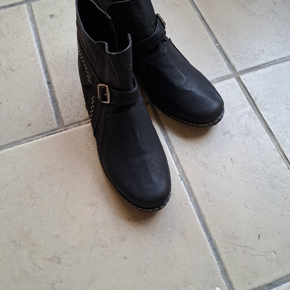 Womens boots